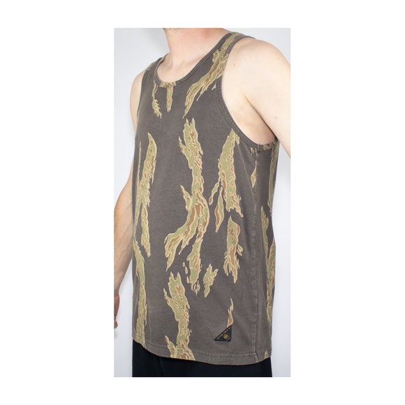 10 Deep Tiger Camo Tank Top - Picture 2 of 3
